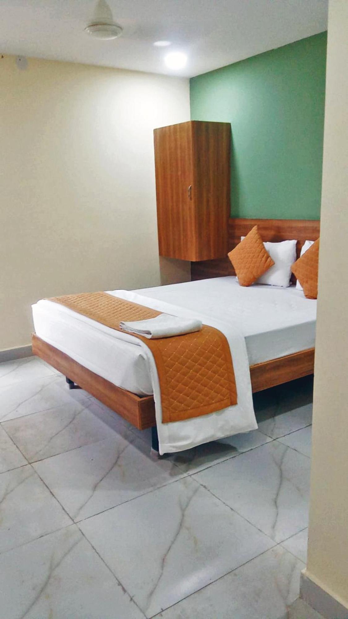 Udupi Deluxe Lodge Gulbarga 古尔伯加 外观 照片