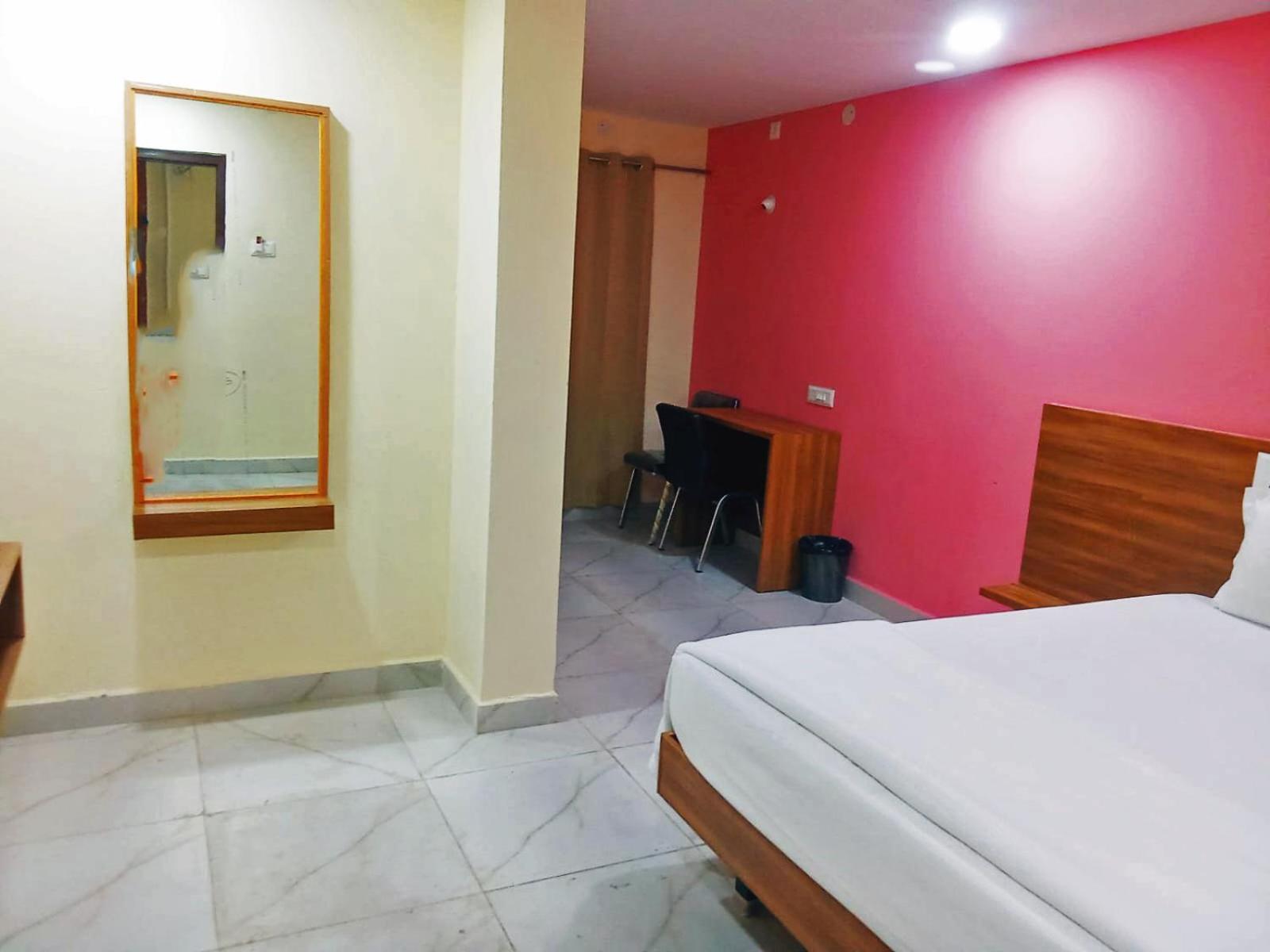 Udupi Deluxe Lodge Gulbarga 古尔伯加 外观 照片