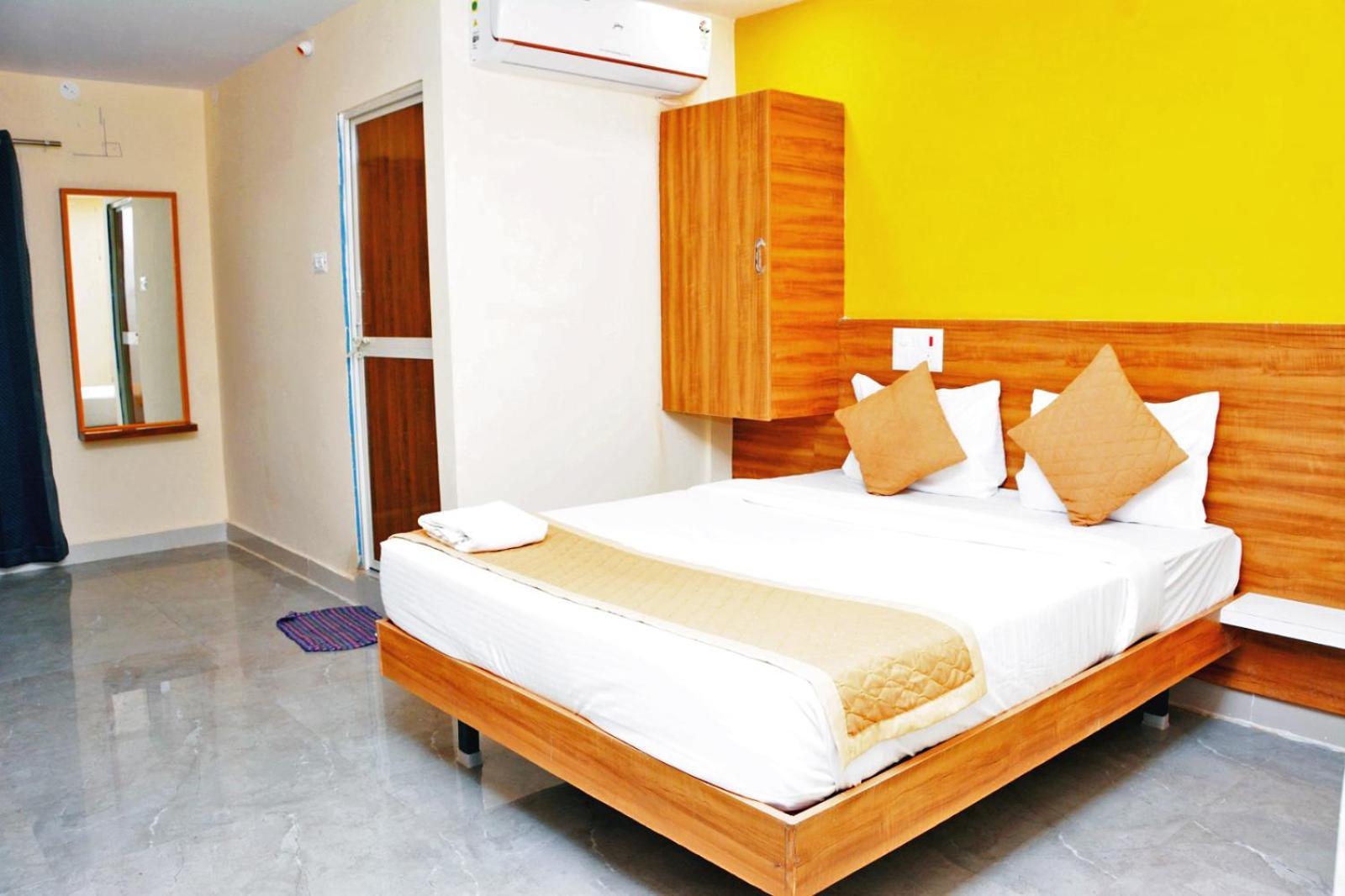 Udupi Deluxe Lodge Gulbarga 古尔伯加 外观 照片