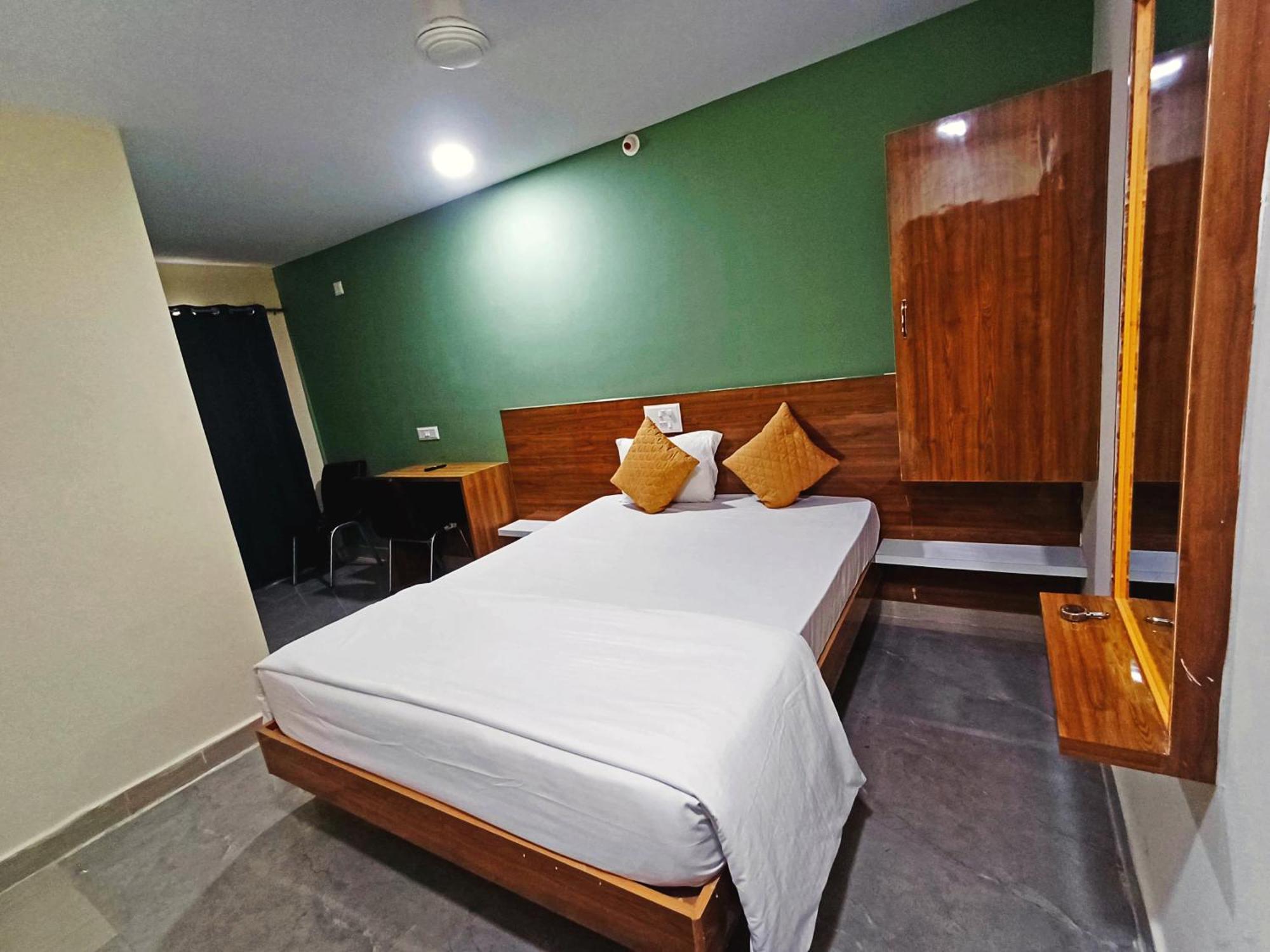 Udupi Deluxe Lodge Gulbarga 古尔伯加 外观 照片