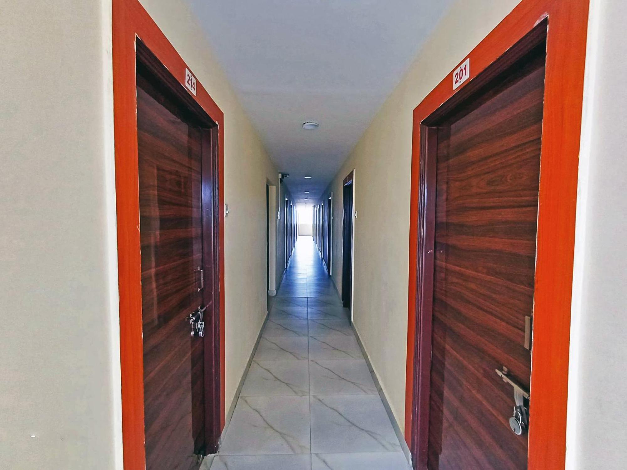 Udupi Deluxe Lodge Gulbarga 古尔伯加 外观 照片