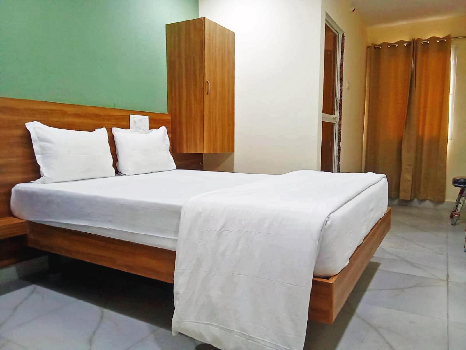Udupi Deluxe Lodge Gulbarga 古尔伯加 外观 照片