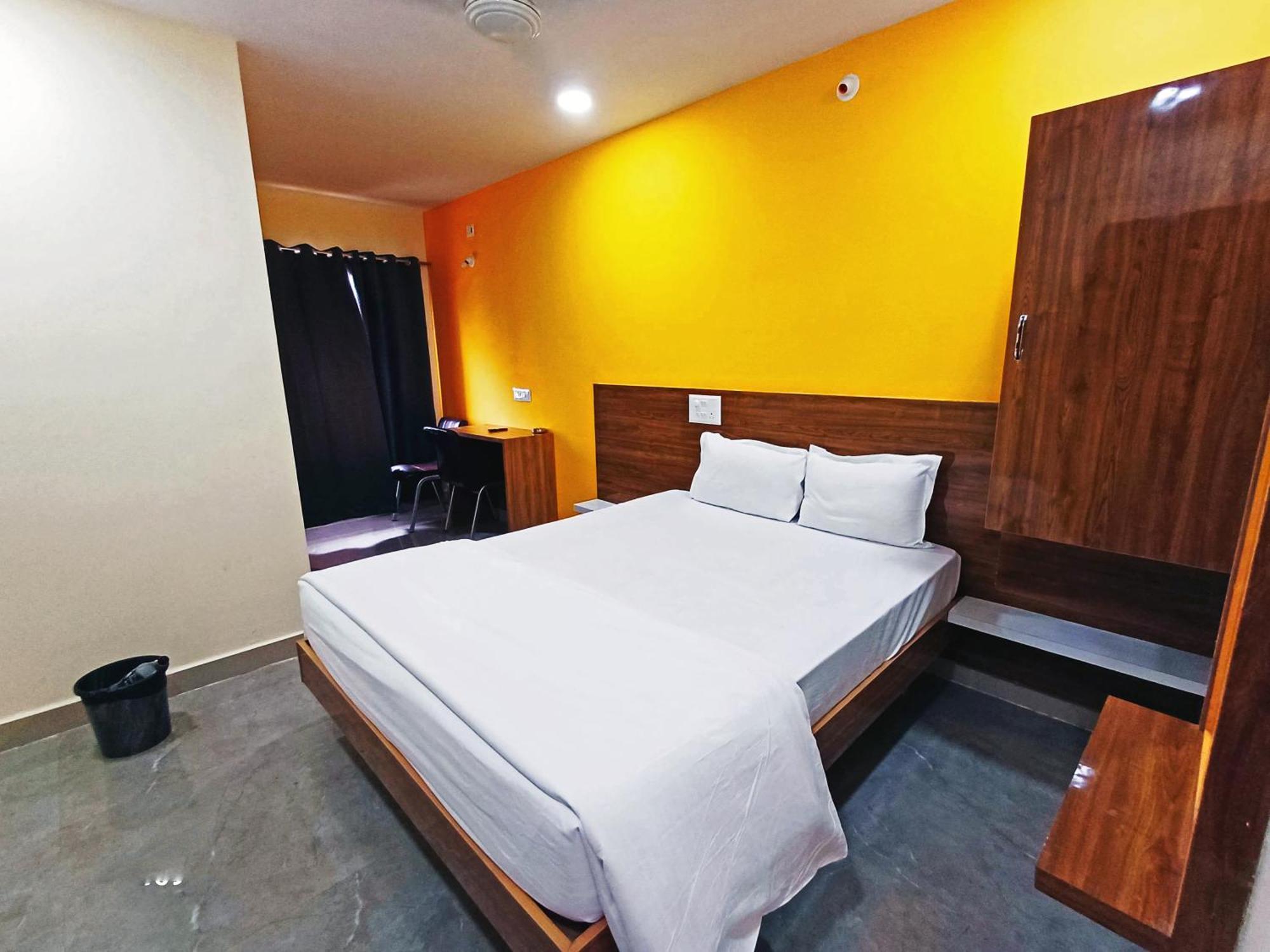 Udupi Deluxe Lodge Gulbarga 古尔伯加 外观 照片